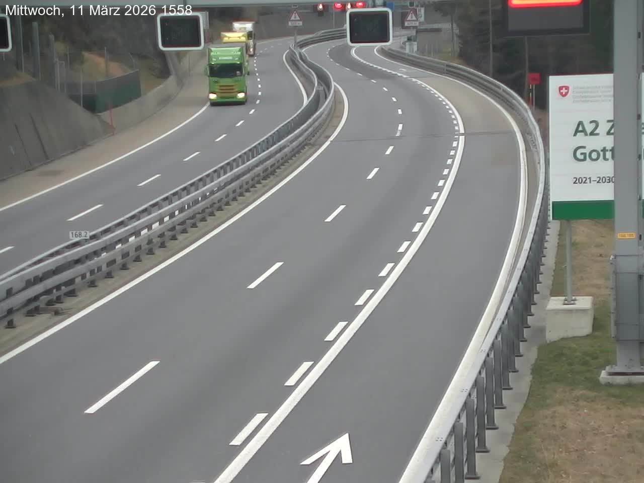 Wassen: A2/E35, Gotthardtunnel, Göschenen in Richtung Süd