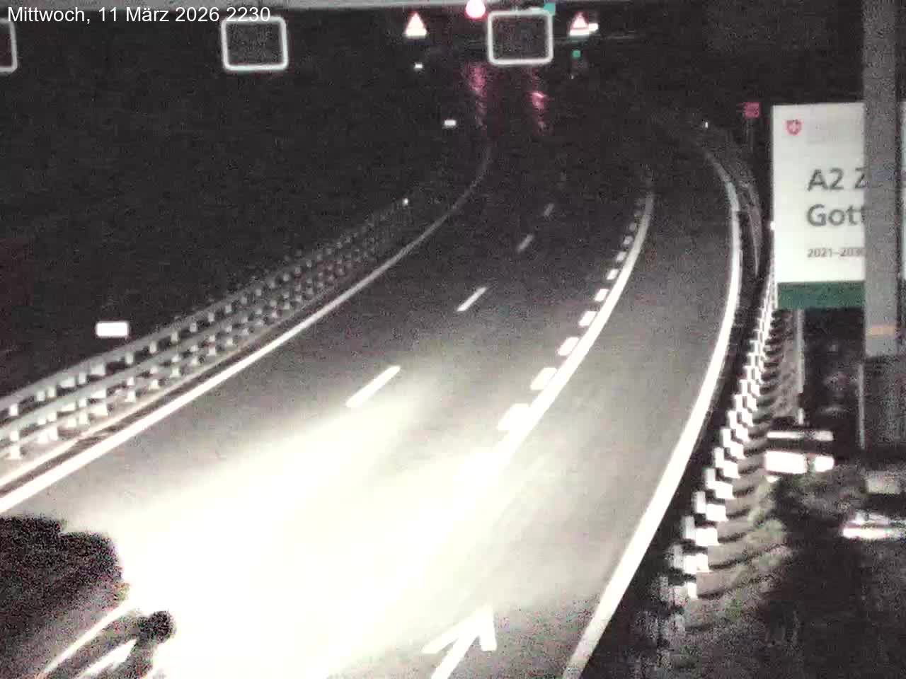 Wassen: A2/E35, Gotthardtunnel, Göschenen in Richtung Süd