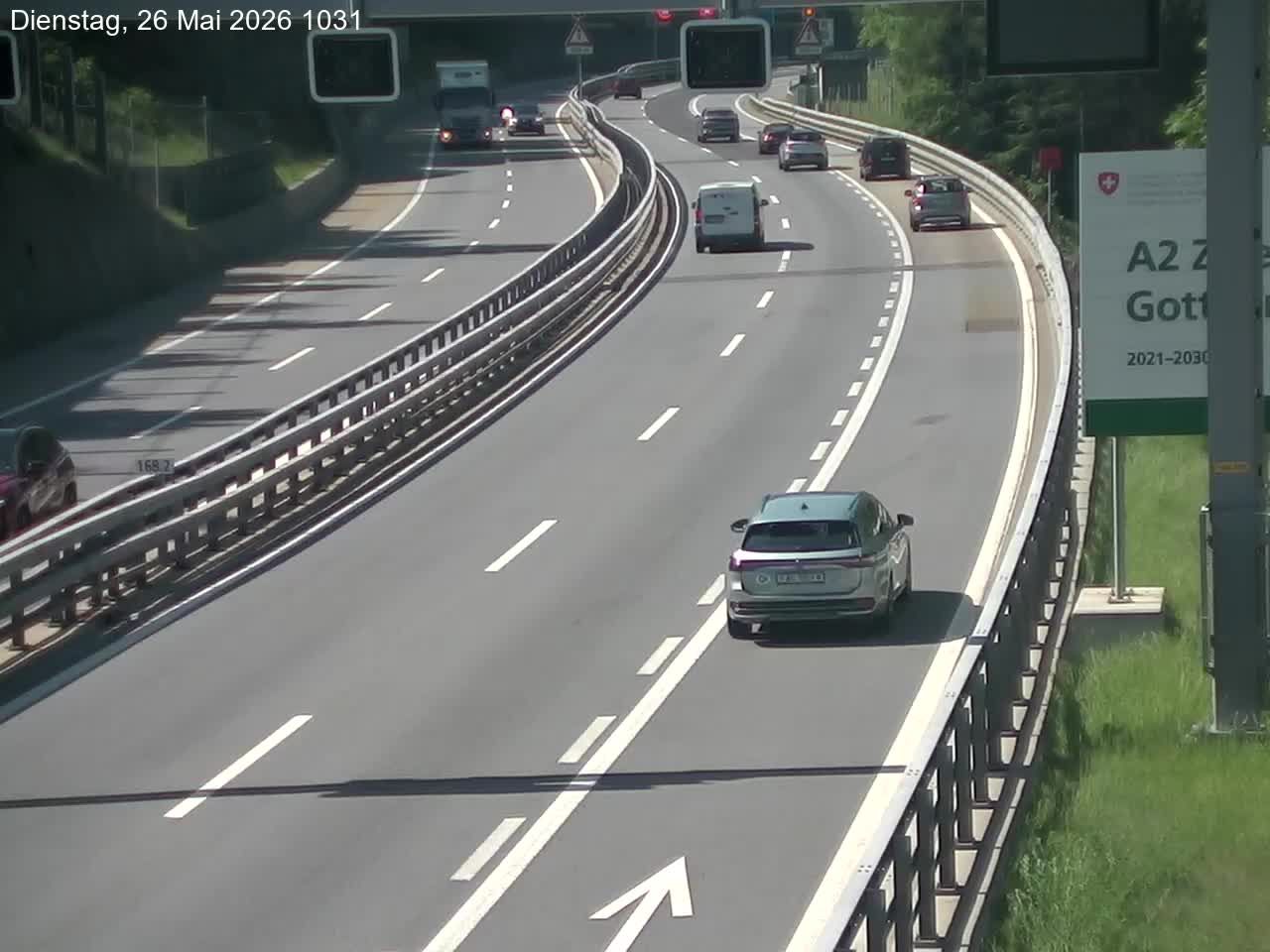 Wassen: A2/E35, Gotthardtunnel, Göschenen in Richtung Süd