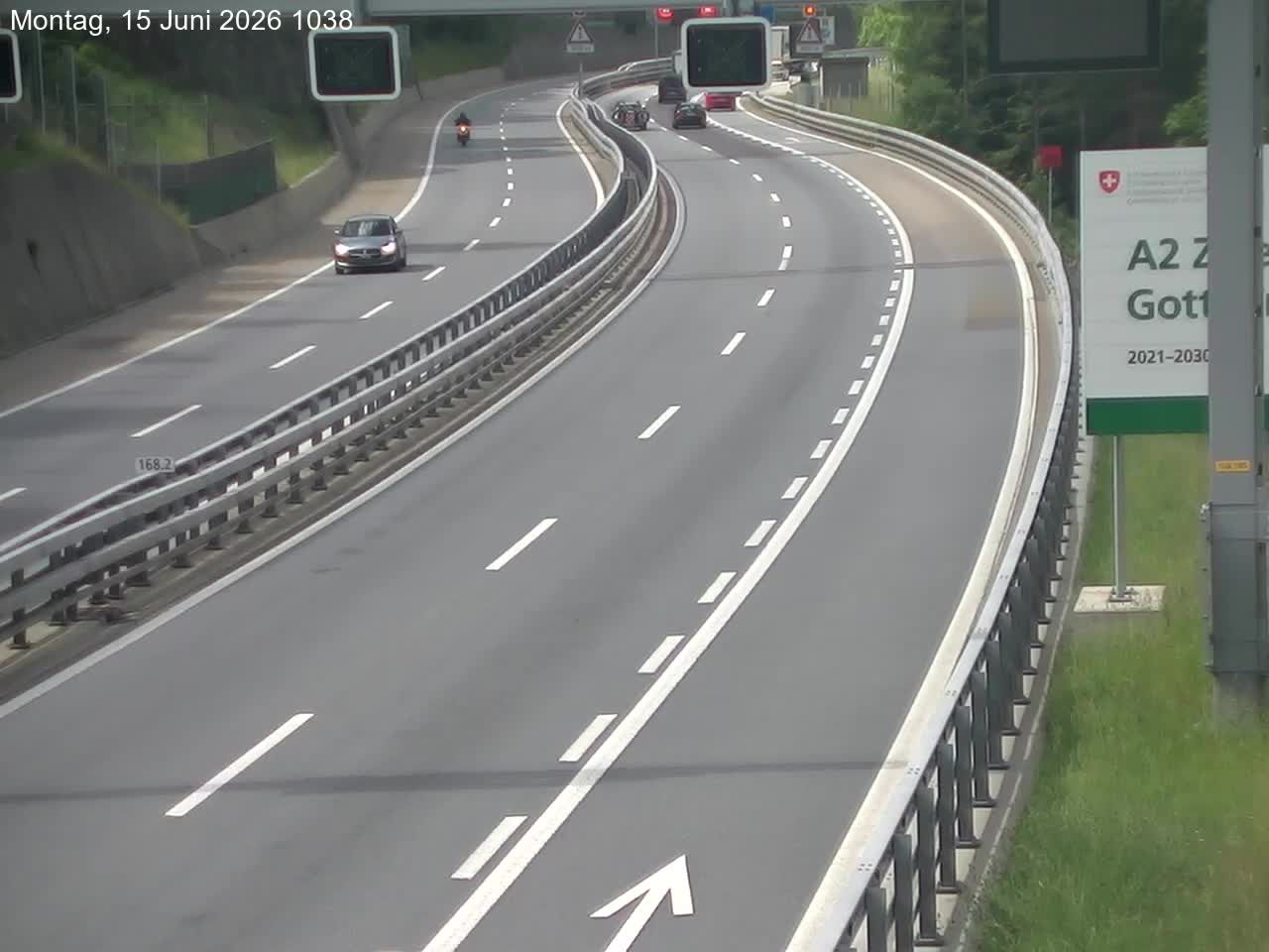 Wassen: A2/E35, Gotthardtunnel, Göschenen in Richtung Süd