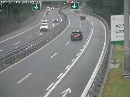 Wassen: A2/E35, Gotthardtunnel, Göschenen in Richtung Süd