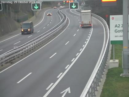 Wassen: A2/E35, Gotthardtunnel, Göschenen in Richtung Süd