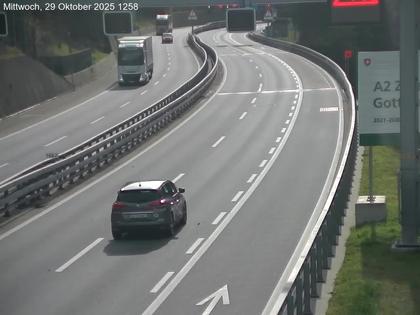 Wassen: A2/E35, Gotthardtunnel, Göschenen in Richtung Süd
