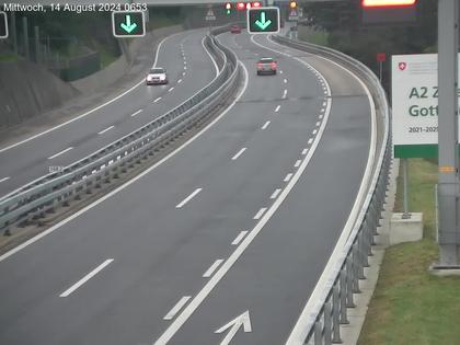 Wassen: A2/E35, Gotthardtunnel, Göschenen in Richtung Süd