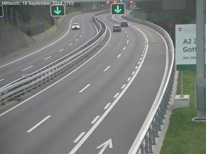 Wassen: A2/E35, Gotthardtunnel, Göschenen in Richtung Süd