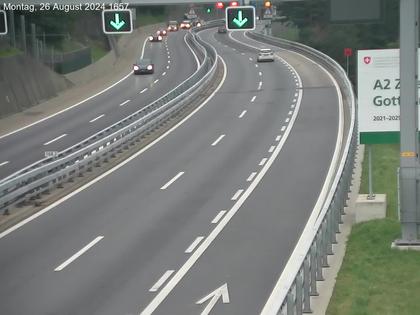 Wassen: A2/E35, Gotthardtunnel, Göschenen in Richtung Süd