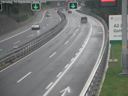 Wassen: A2/E35, Gotthardtunnel, Göschenen in Richtung Süd