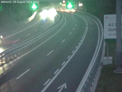 Wassen: A2/E35, Gotthardtunnel, Göschenen in Richtung Süd