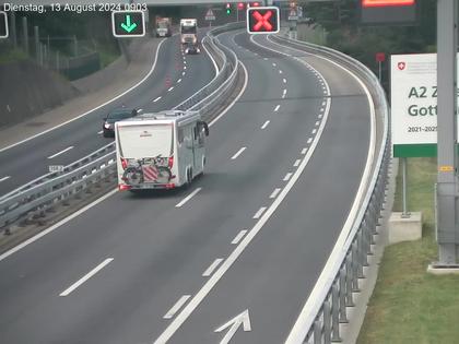 Wassen: A2/E35, Gotthardtunnel, Göschenen in Richtung Süd