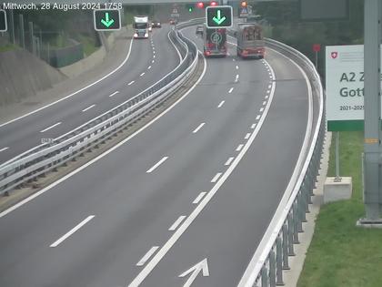 Wassen: A2/E35, Gotthardtunnel, Göschenen in Richtung Süd