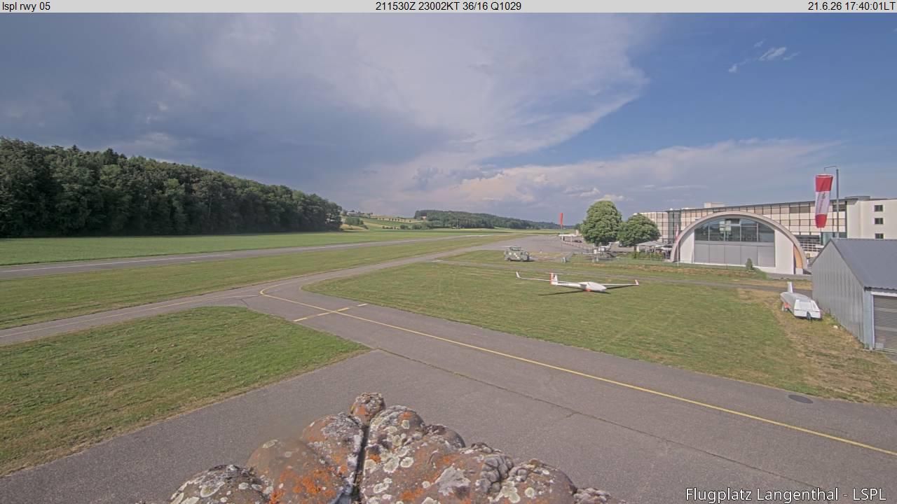 Bleienbach › Nordosten: Airfield Langenthal