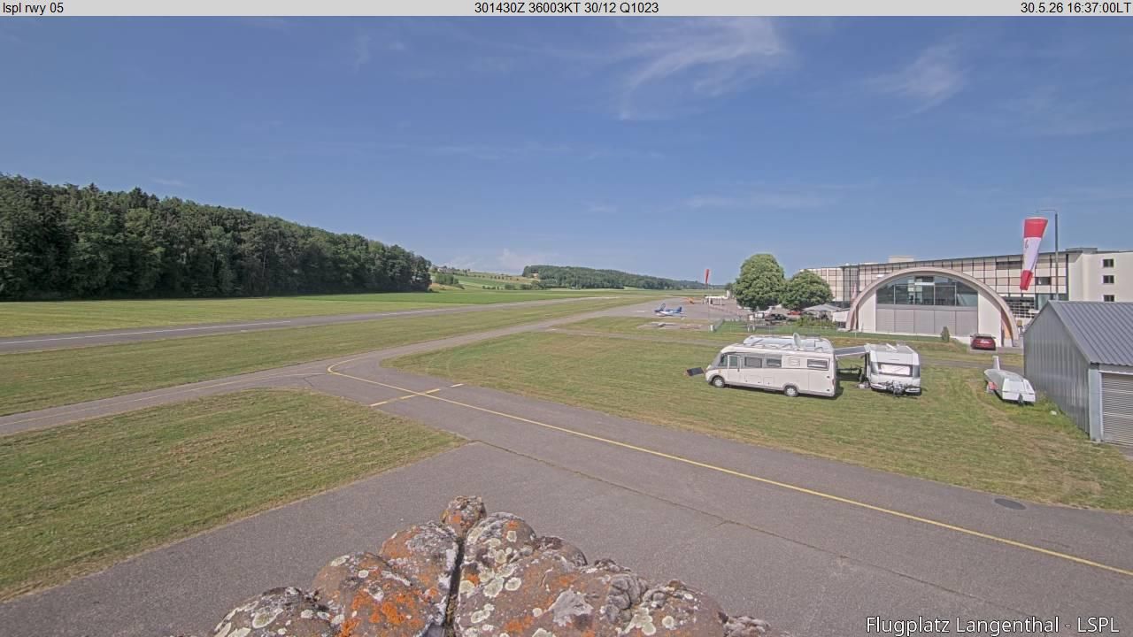 Bleienbach › Nordosten: Airfield Langenthal