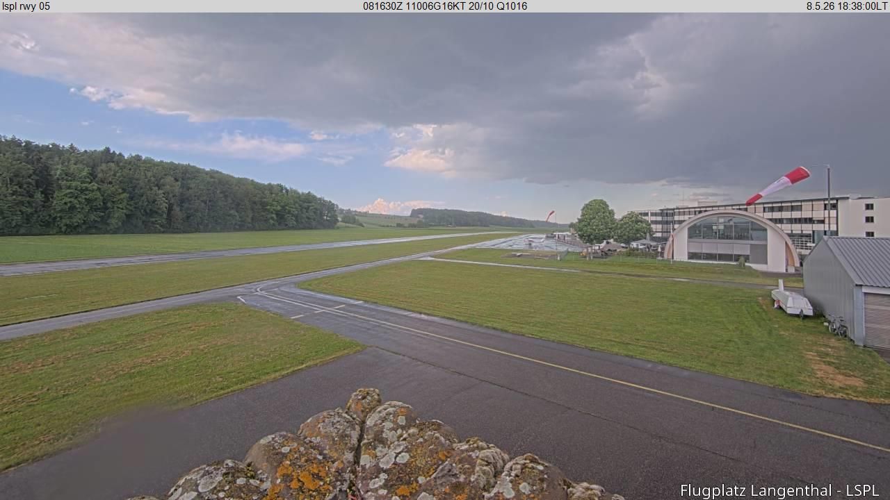 Bleienbach: Airport - Flugplatz Langenthal LSPL