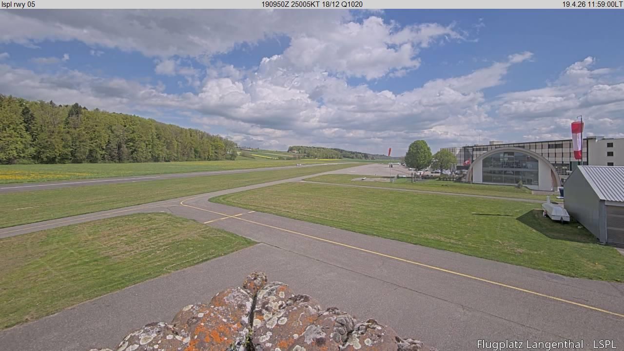 Bleienbach: Airport - Flugplatz Langenthal LSPL
