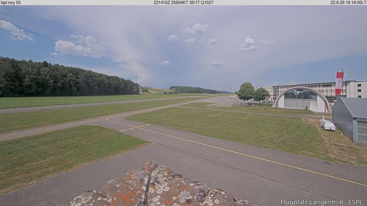 Bleienbach › Nordosten: Airfield Langenthal