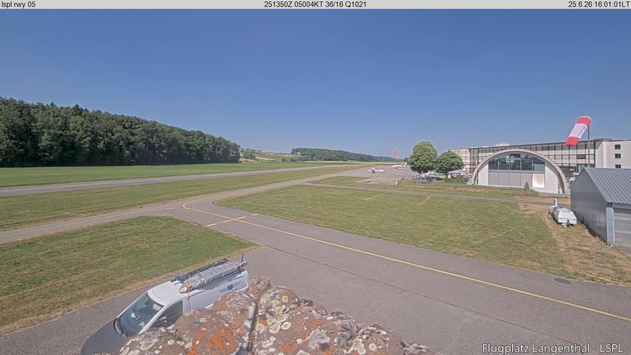 Bleienbach › Nordosten: Airfield Langenthal