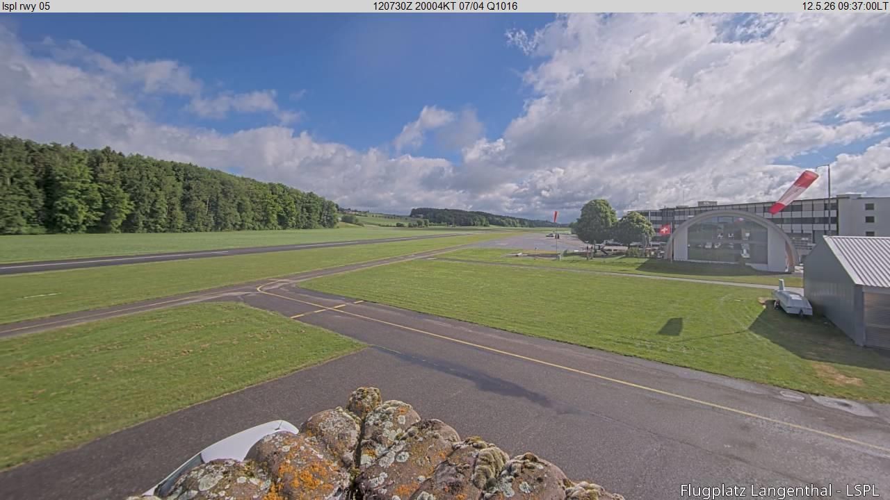 Bleienbach: Airport - Flugplatz Langenthal LSPL