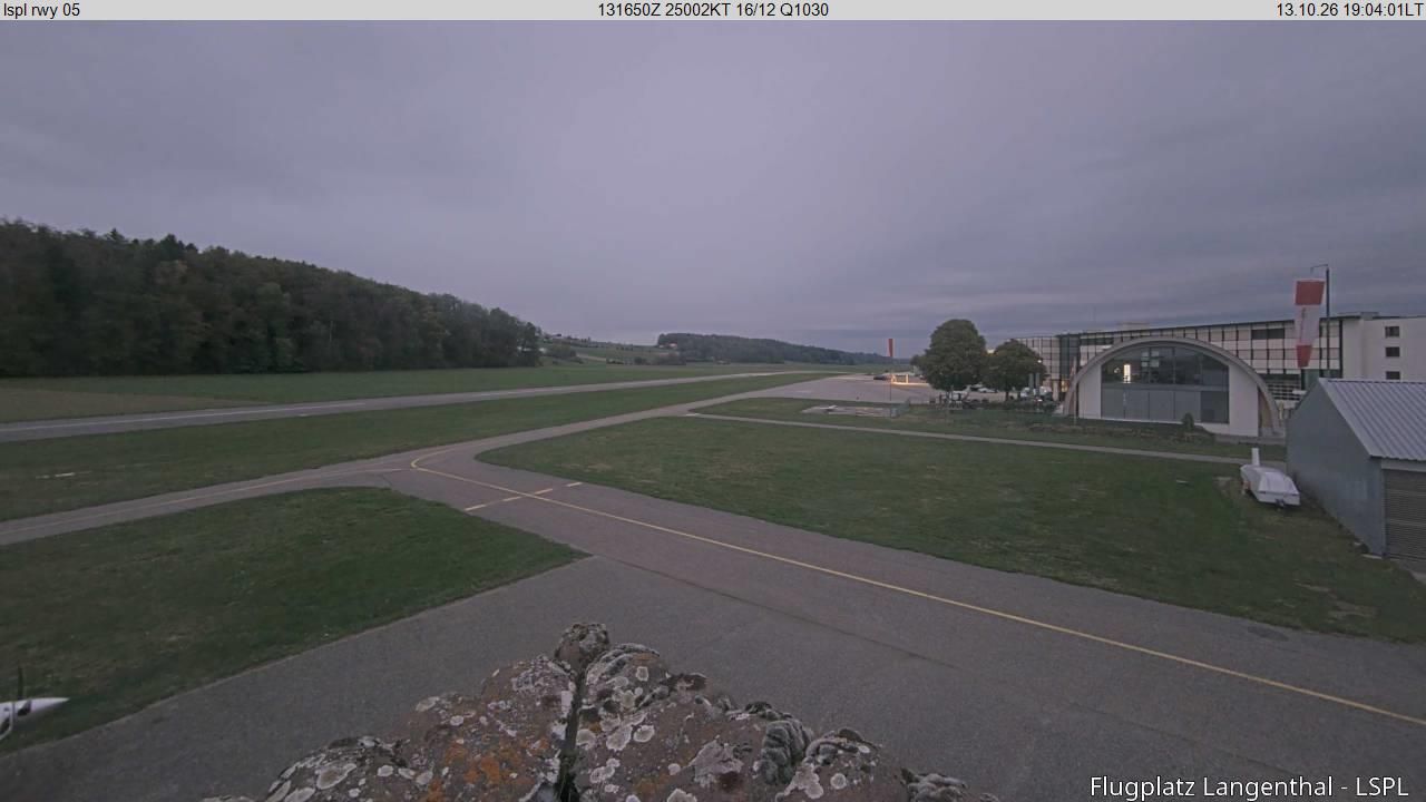 Bleienbach › Nordosten: Airfield Langenthal