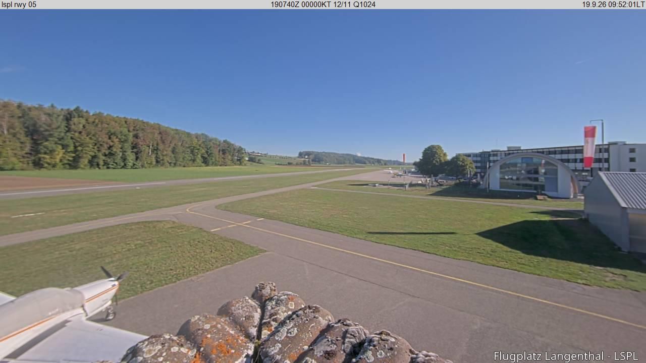 Bleienbach › Nordosten: Airfield Langenthal
