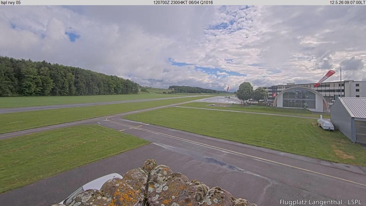 Bleienbach: Airport - Flugplatz Langenthal LSPL