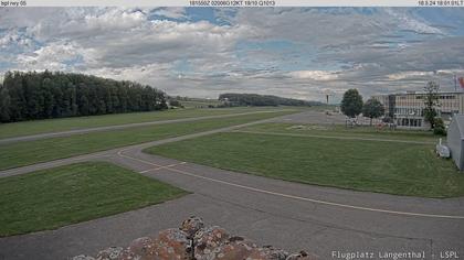 Bleienbach: Airport - Flugplatz Langenthal LSPL