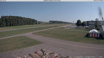 Bleienbach: Airport - Flugplatz Langenthal LSPL