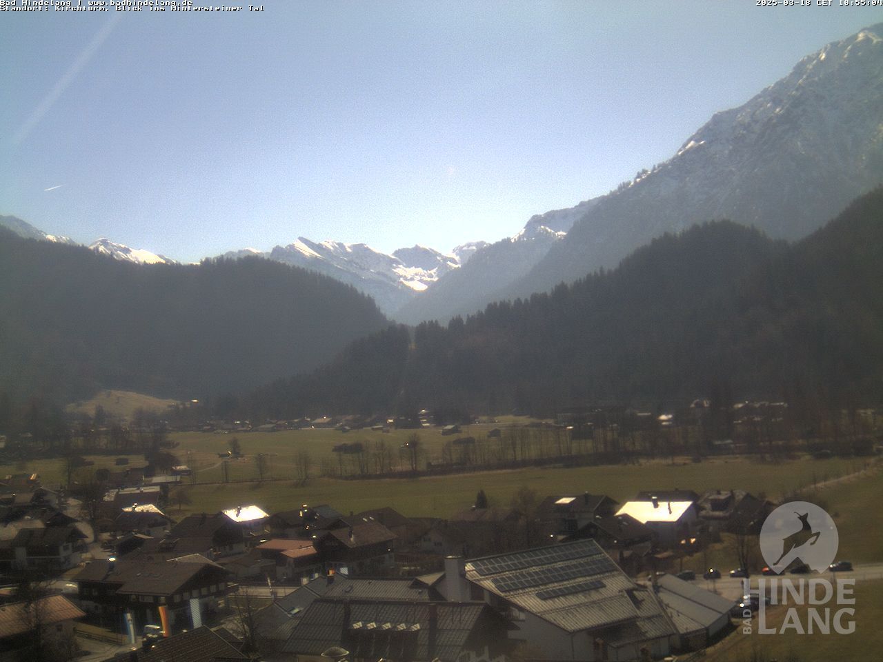 Traffic Cam Bad Hindelang: Kirchturm - Blickrichtung Hintersteiner Tal