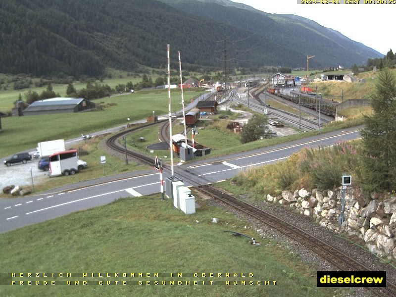 Oberwald: Blick zu den Bahnhöfen der Dampfbahn Furka-Bergstrecke und der Matterhorn-Gotthard-Bahn