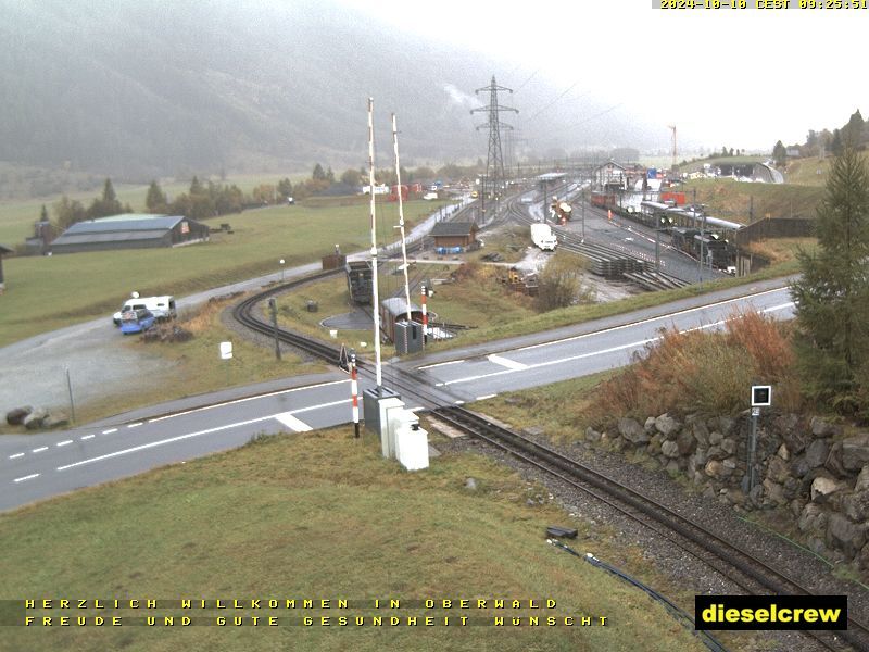 Oberwald: Blick zu den Bahnhöfen der Dampfbahn Furka-Bergstrecke und der Matterhorn-Gotthard-Bahn