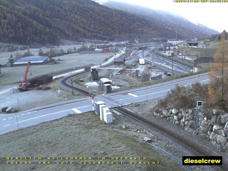 Oberwald: Blick zu den Bahnhöfen der Dampfbahn Furka-Bergstrecke und der Matterhorn-Gotthard-Bahn