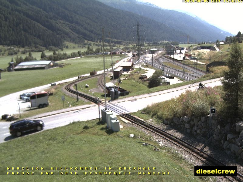 Oberwald: Blick zu den Bahnhöfen der Dampfbahn Furka-Bergstrecke und der Matterhorn-Gotthard-Bahn