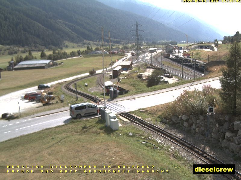 Oberwald: Blick zu den Bahnhöfen der Dampfbahn Furka-Bergstrecke und der Matterhorn-Gotthard-Bahn