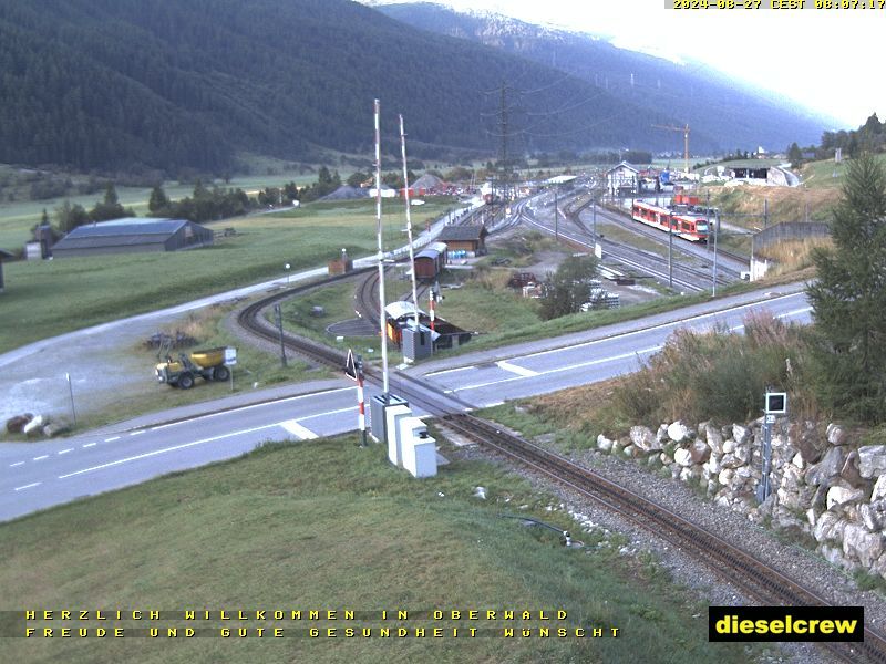 Oberwald: Blick zu den Bahnhöfen der Dampfbahn Furka-Bergstrecke und der Matterhorn-Gotthard-Bahn