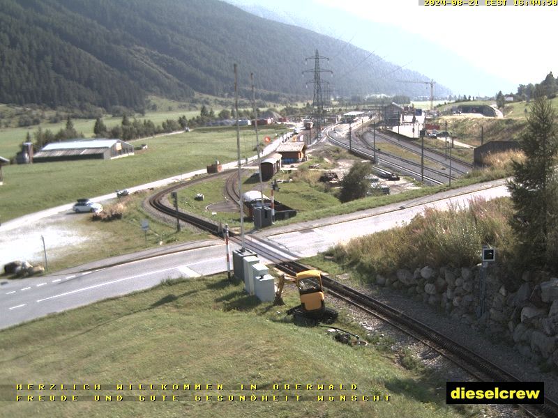 Oberwald: Blick zu den Bahnhöfen der Dampfbahn Furka-Bergstrecke und der Matterhorn-Gotthard-Bahn