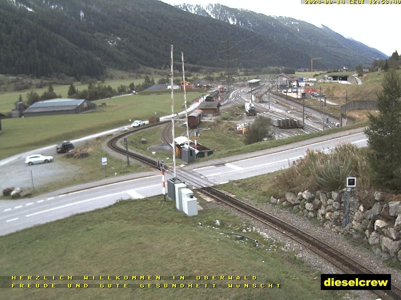 Oberwald: Blick zu den Bahnhöfen der Dampfbahn Furka-Bergstrecke und der Matterhorn-Gotthard-Bahn