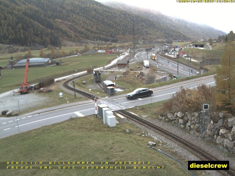 Oberwald: Blick zu den Bahnhöfen der Dampfbahn Furka-Bergstrecke und der Matterhorn-Gotthard-Bahn