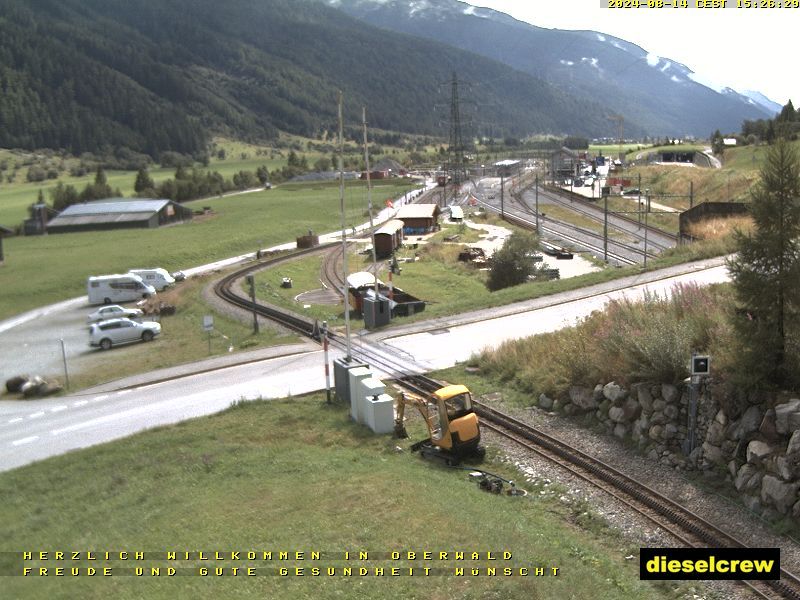 Oberwald: Blick zu den Bahnhöfen der Dampfbahn Furka-Bergstrecke und der Matterhorn-Gotthard-Bahn