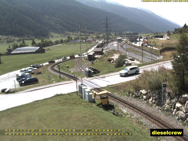 Oberwald: Blick zu den Bahnhöfen der Dampfbahn Furka-Bergstrecke und der Matterhorn-Gotthard-Bahn