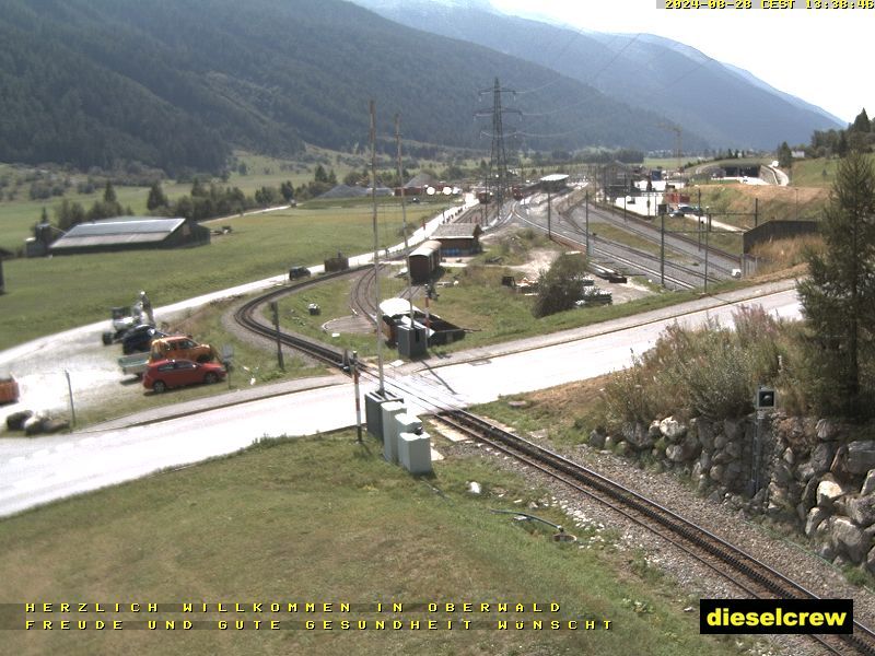 Oberwald: Blick zu den Bahnhöfen der Dampfbahn Furka-Bergstrecke und der Matterhorn-Gotthard-Bahn