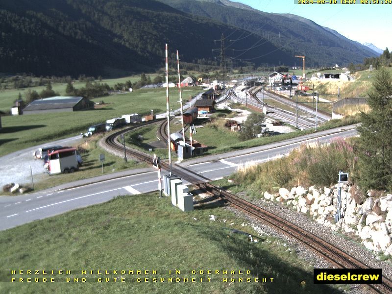 Oberwald: Blick zu den Bahnhöfen der Dampfbahn Furka-Bergstrecke und der Matterhorn-Gotthard-Bahn