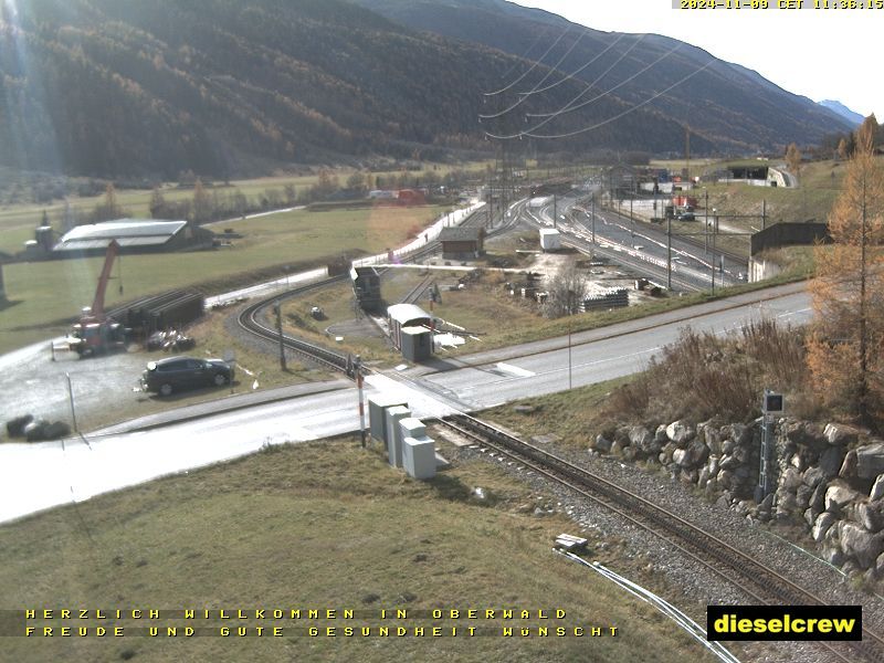 Oberwald: Blick zu den Bahnhöfen der Dampfbahn Furka-Bergstrecke und der Matterhorn-Gotthard-Bahn