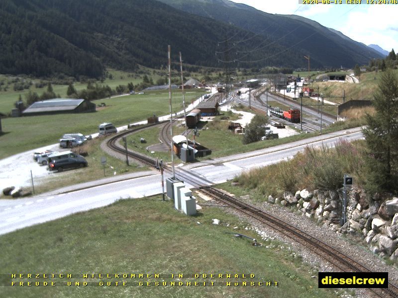 Oberwald: Blick zu den Bahnhöfen der Dampfbahn Furka-Bergstrecke und der Matterhorn-Gotthard-Bahn