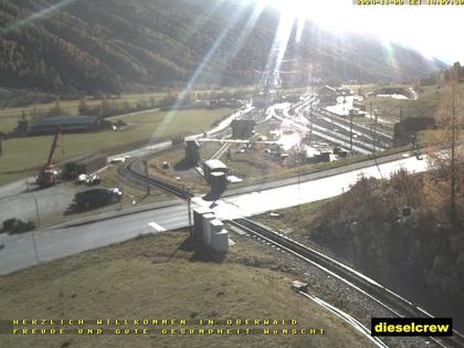 Oberwald: Blick zu den Bahnhöfen der Dampfbahn Furka-Bergstrecke und der Matterhorn-Gotthard-Bahn