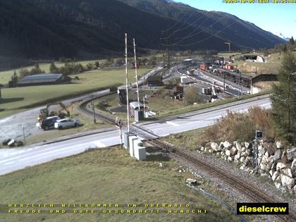 Oberwald: Blick zu den Bahnhöfen der Dampfbahn Furka-Bergstrecke und der Matterhorn-Gotthard-Bahn