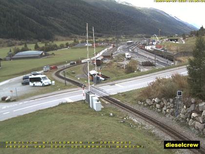 Oberwald: Blick zu den Bahnhöfen der Dampfbahn Furka-Bergstrecke und der Matterhorn-Gotthard-Bahn