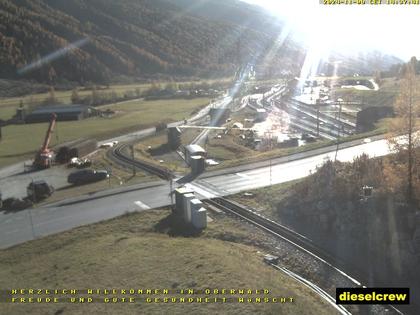 Oberwald: Blick zu den Bahnhöfen der Dampfbahn Furka-Bergstrecke und der Matterhorn-Gotthard-Bahn