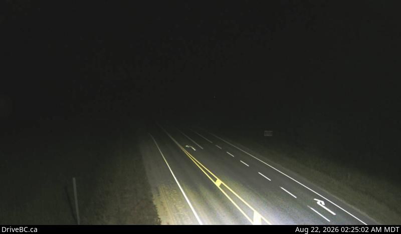 Traffic Cam Elko › North: Hwy 3, about 10km south of Fernie at Morrissey Jct, looking north