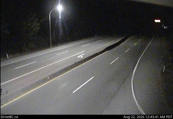 Traffic Cam Mill Bay › South: Hwy 1, approximately 3 km south of - looking south