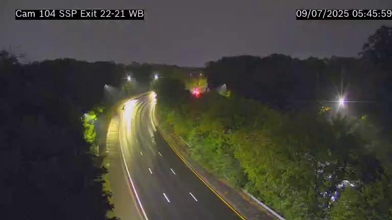 Traffic Cam East Williston › West: SSP between Exit 22 (MSP) and Exit 21 (Nassau Rd