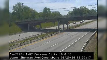 Traffic Cam Queensbury › South: I-87 Southbound at Upper Sherman Ave (South of Exit 19 on ramp)